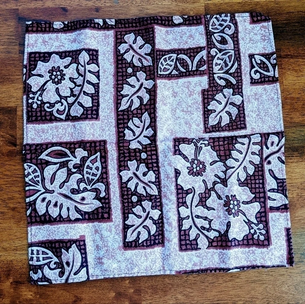 Set of four napkins with Monstera leaves